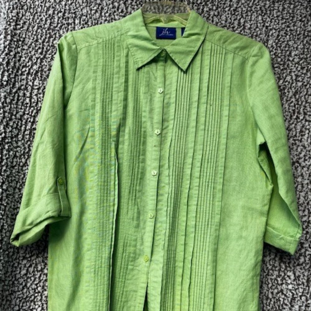 J.H. COLLECTION Bright Green Pleated Front 3/4 Length Sleeve Blouse